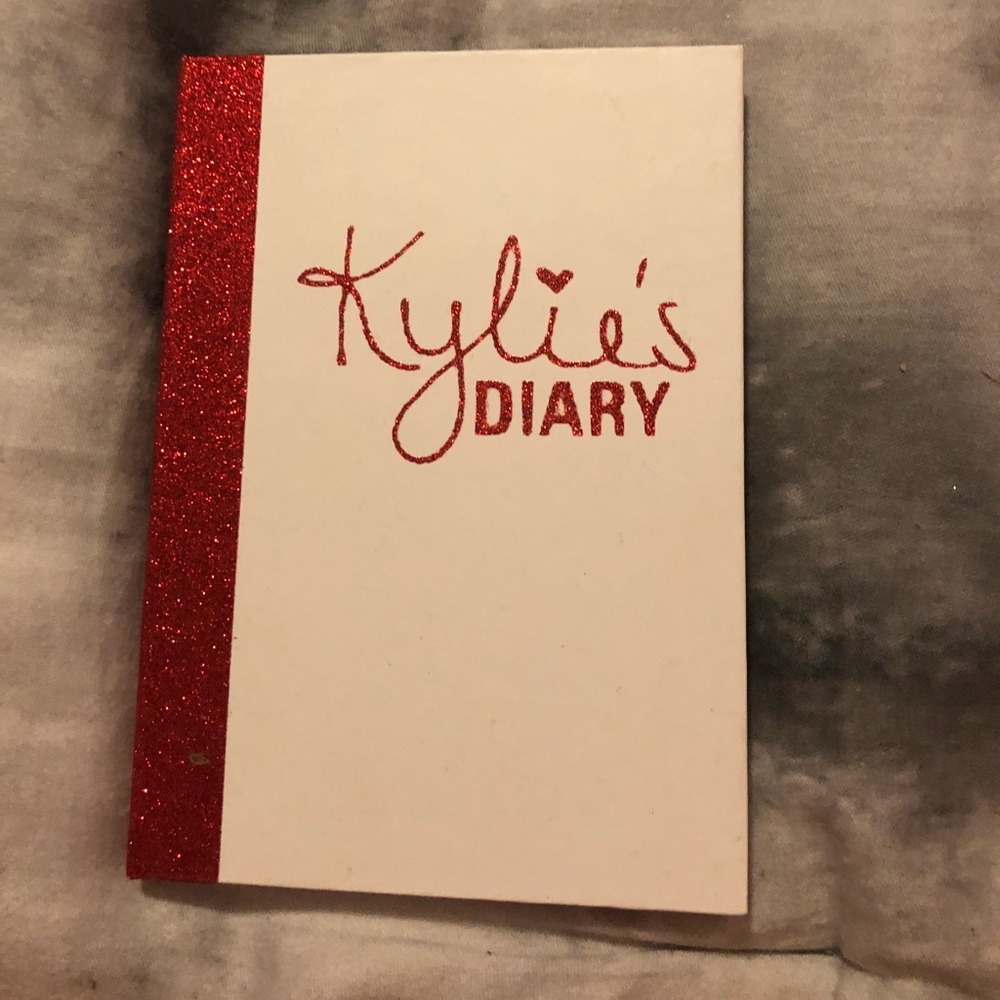 Kylie Cosmetics Valentines Day Diary Palette